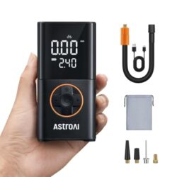AstroAI kabellose elektrische Luftpumpe in Aktion