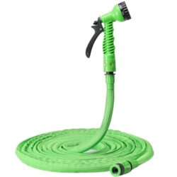 Navaris flexibler Gartenschlauch 7,5-15m im Einsatz