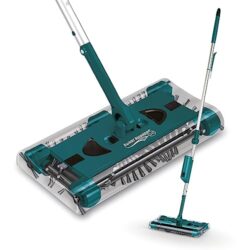 Swivel Sweeper Akku-Besen mit Wischfunktion in Aktion