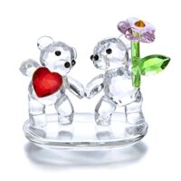 Kristallfigur aus geschliffenem Glas in blühender Form