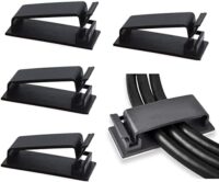 Kabel-Clips zur Organisation von Kabeln auf einem Schreibtisch