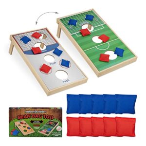 Spieler bei einem Wurfspiel im Freien mit Sitzsäcken.